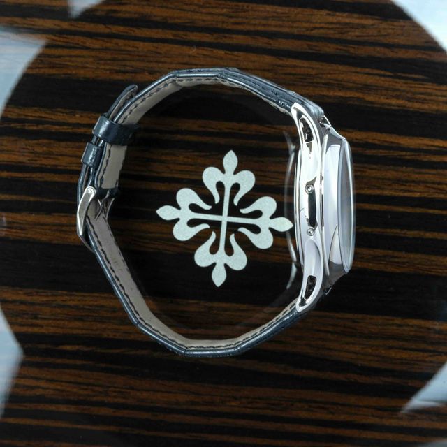 Patek Philippe Complications 5205G-013 Image 4